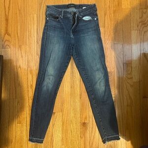 Lucky size 6/28 skinny jeans